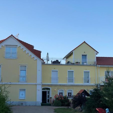 Holiday Centrum Žatec Eksteriør bilde